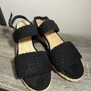 NWT Bella-Vita MARELLA Black Suede Espadrille Sandals